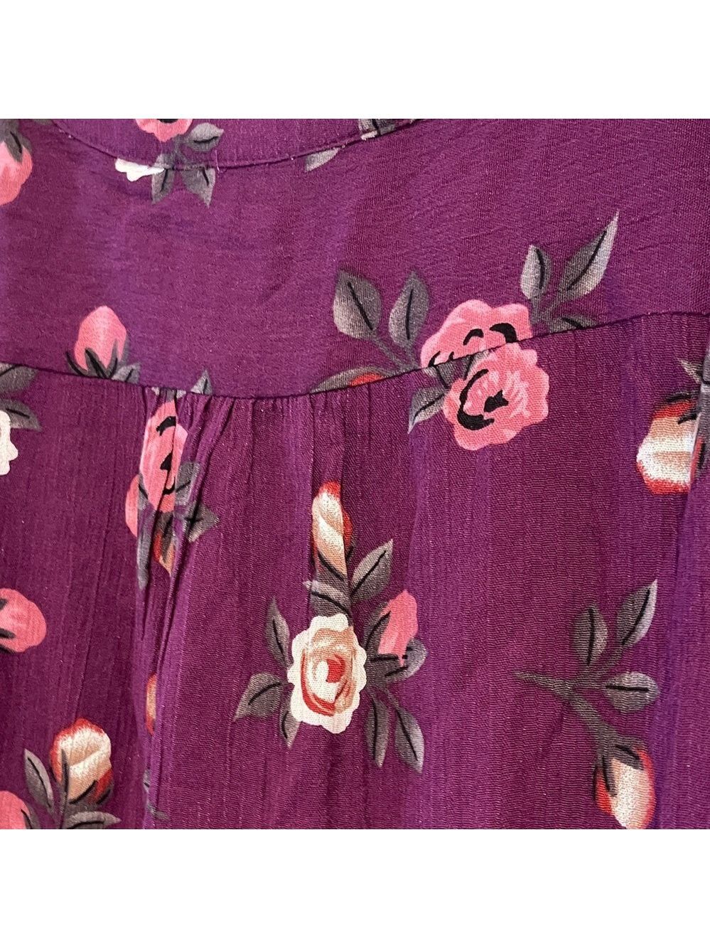 Monday Fun Plum Floral Blouse Size Small - Picture 5 of 6